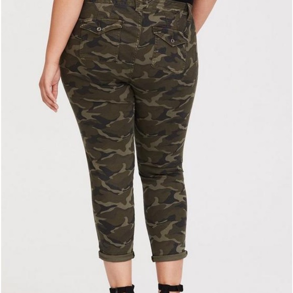 Torrid size 18 camo cropped pants - Picture 5 of 5